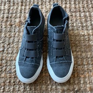 Blowfish Sneakers Gray size 8
